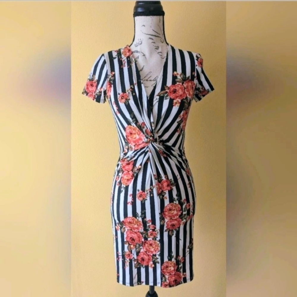 Polly & Esther Bodycon Striped & Floral Mini Dress Size Small